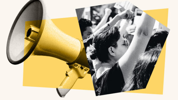 Diseño gráfico con altavoz y personas protestando.